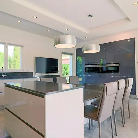 Modern In A Quiet Location Villa *